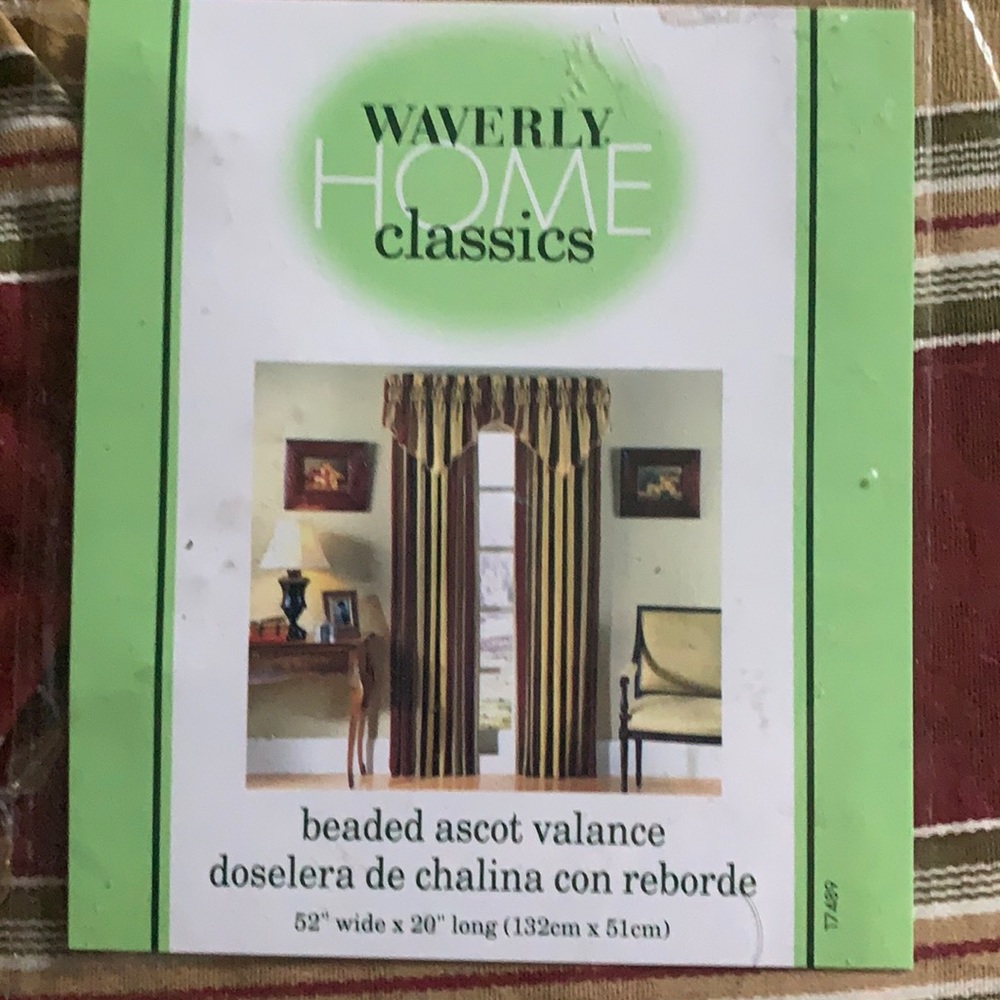 Waverly beaded vslances NWT 🎈this is for 4 valances .